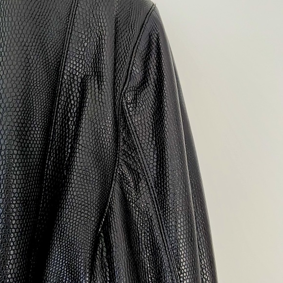 Laurel by Escada Pebbled Belted Black Leather Jacket, US6/8 - Picture 7 of 11